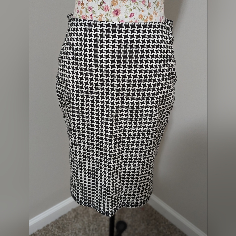 Knit pencil skirt